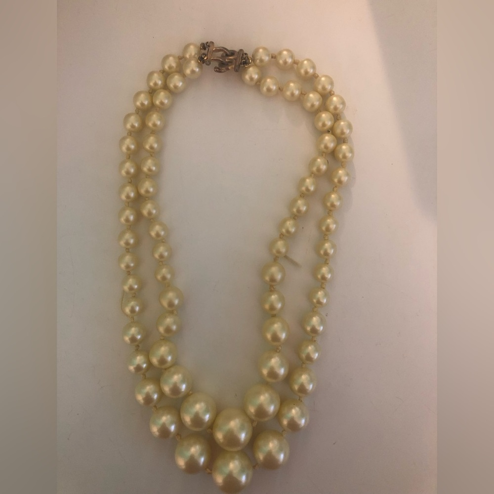 Vintage Richelieu faux pearl necklace